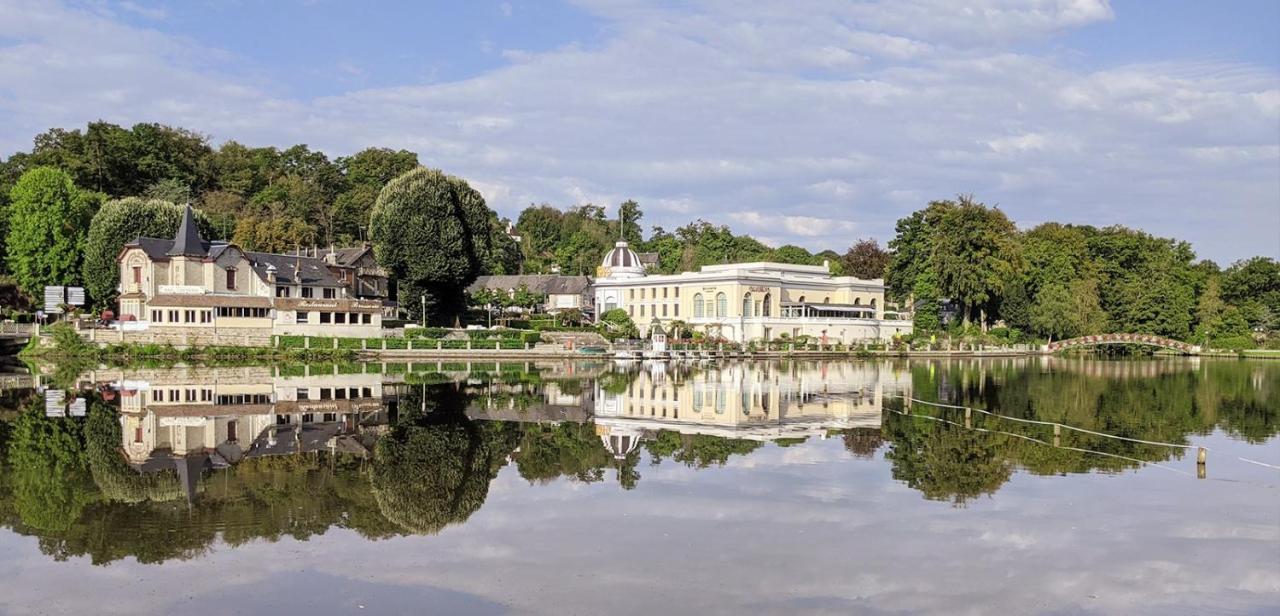 Studio avec superbe vue 5min à pied des Thermes Bagnoles de l'Orne Normandie Exterior foto